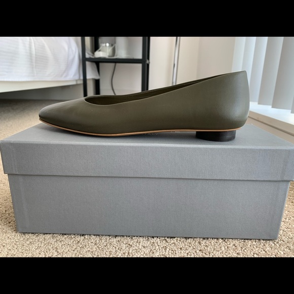 🌟NEW🌟Everlane Square tip flats-BRAND NEW - Picture 2 of 4